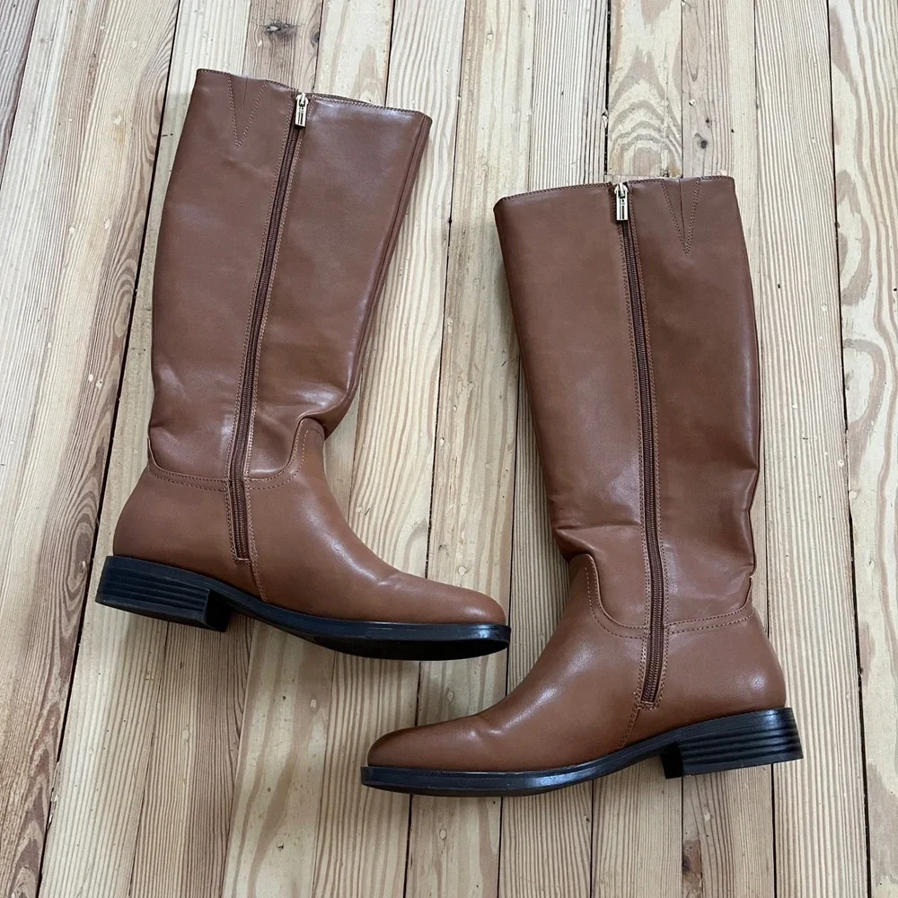 Tommy Hilfiger Women Tan Brown Faux Leather Tall Riding Equestrian Boots Logo 10